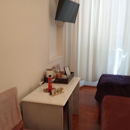 ซอจจอร์โน มาดริด Bed & Breakfast ฟลอเรนซ์ ภายนอก รูปภาพ
