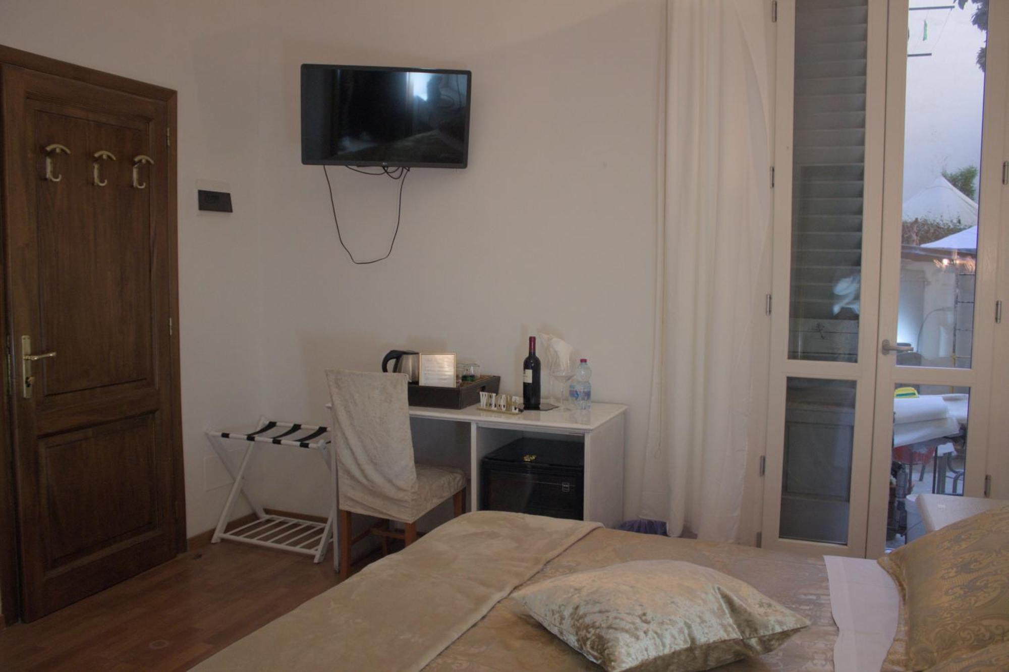 ซอจจอร์โน มาดริด Bed & Breakfast ฟลอเรนซ์ ภายนอก รูปภาพ