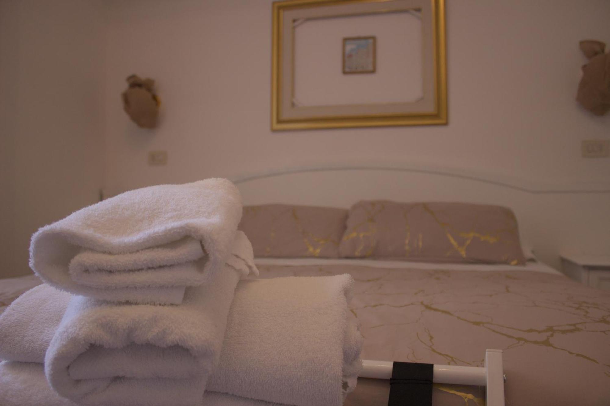 ซอจจอร์โน มาดริด Bed & Breakfast ฟลอเรนซ์ ภายนอก รูปภาพ