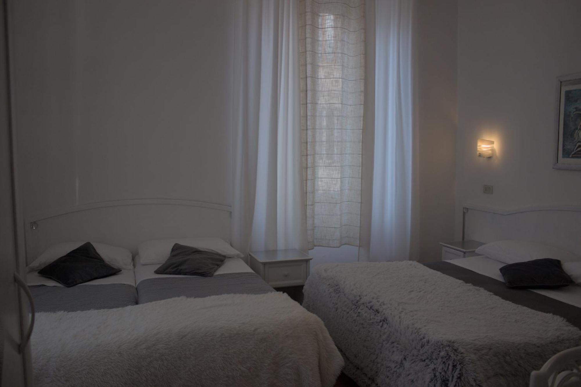 ซอจจอร์โน มาดริด Bed & Breakfast ฟลอเรนซ์ ภายนอก รูปภาพ