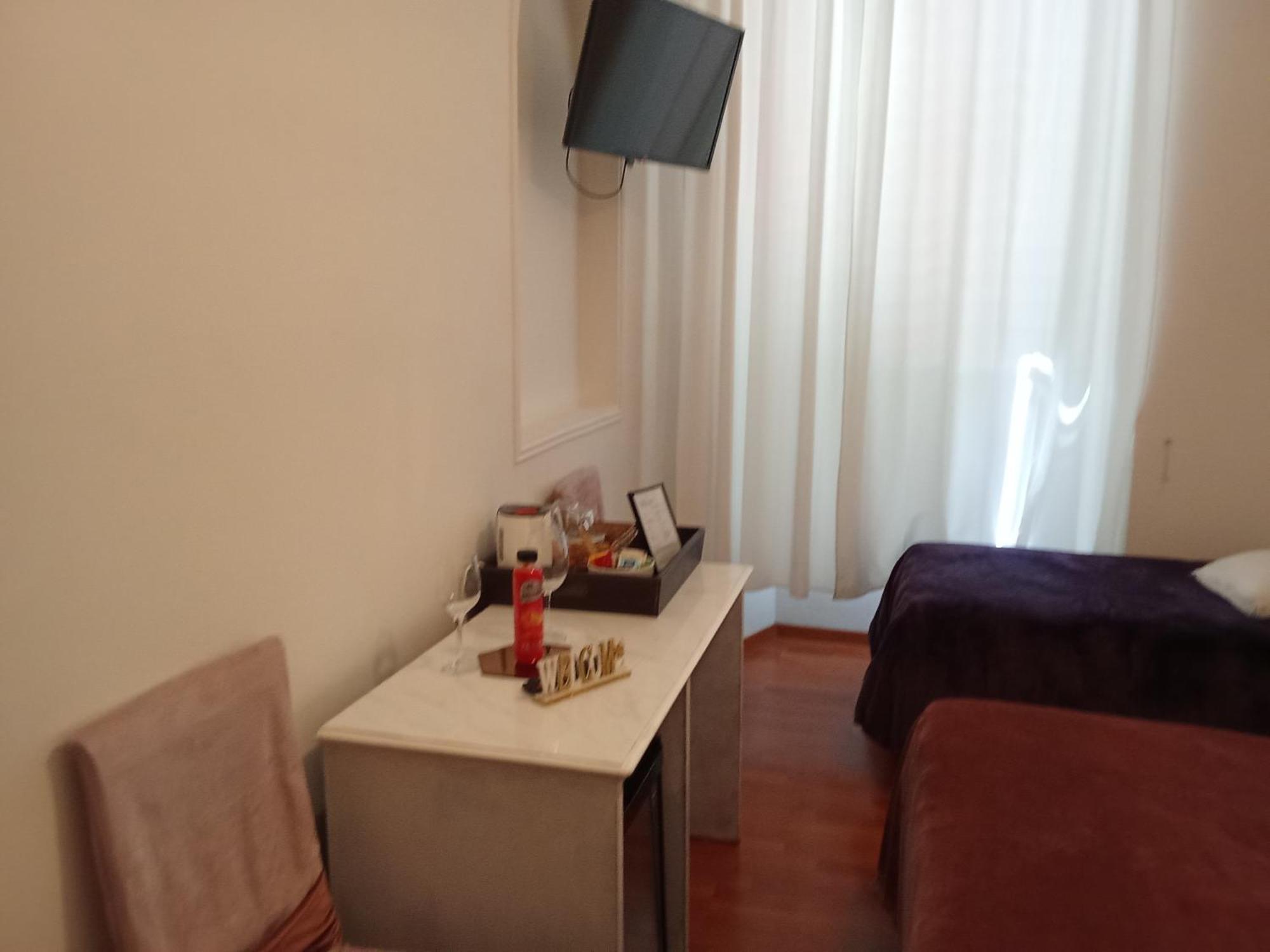ซอจจอร์โน มาดริด Bed & Breakfast ฟลอเรนซ์ ภายนอก รูปภาพ